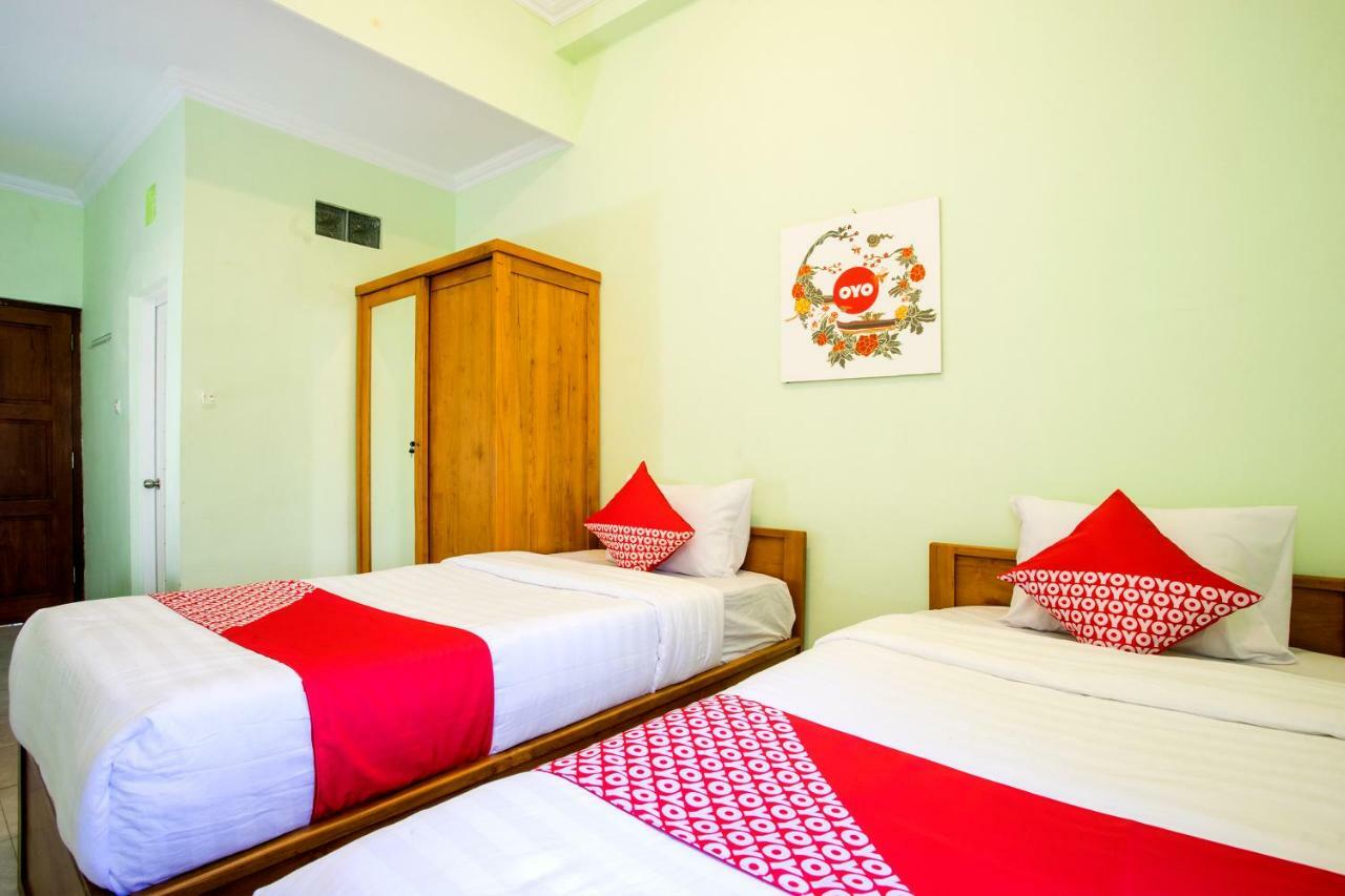 Oyo 1419 Rhona Guest House Syariah Jogjakarta Buitenkant foto